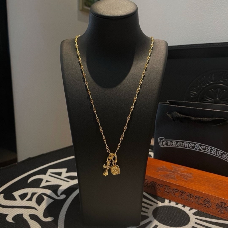 Ch*0me He**ts necklaces